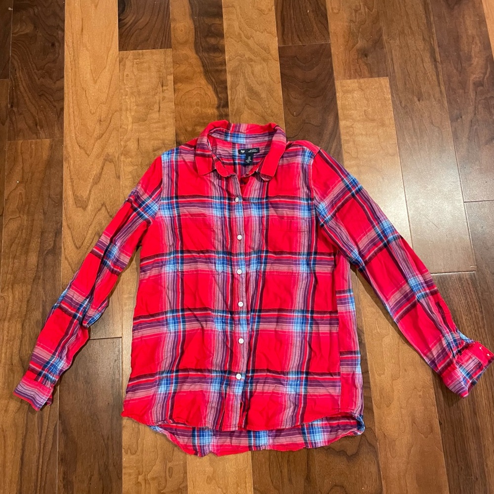 Gap red and blue plaid flannel shirt